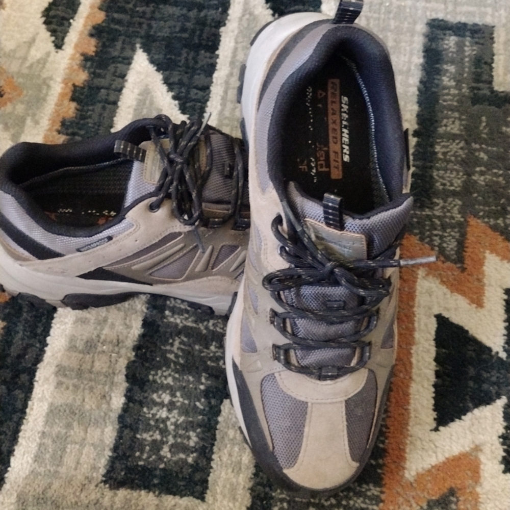 Skechers Men's size 13 Relaxed Fit Outdoor Boots